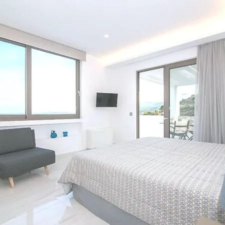 Holiday home Lovely Artemi - Near Family *